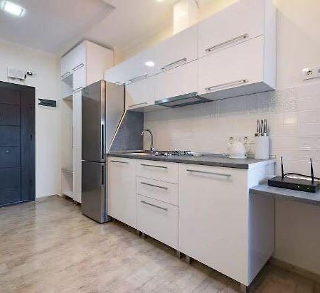 Yalcin Star Residence Diana'S Flat Batumi Exterior photo